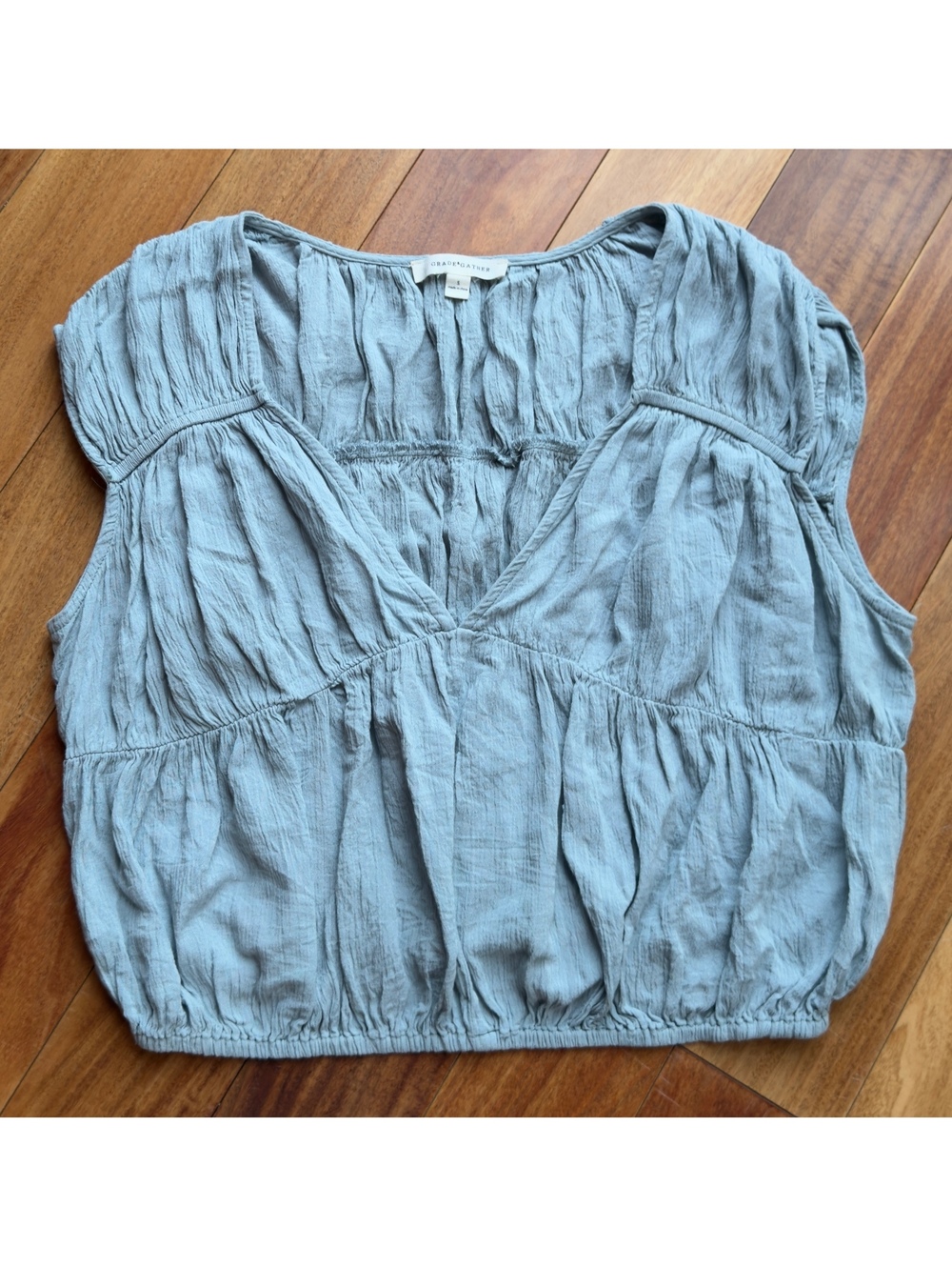 Grace & Gather Light Dusty Blue Crinkle Gauze V Neck Cropped Top Size S